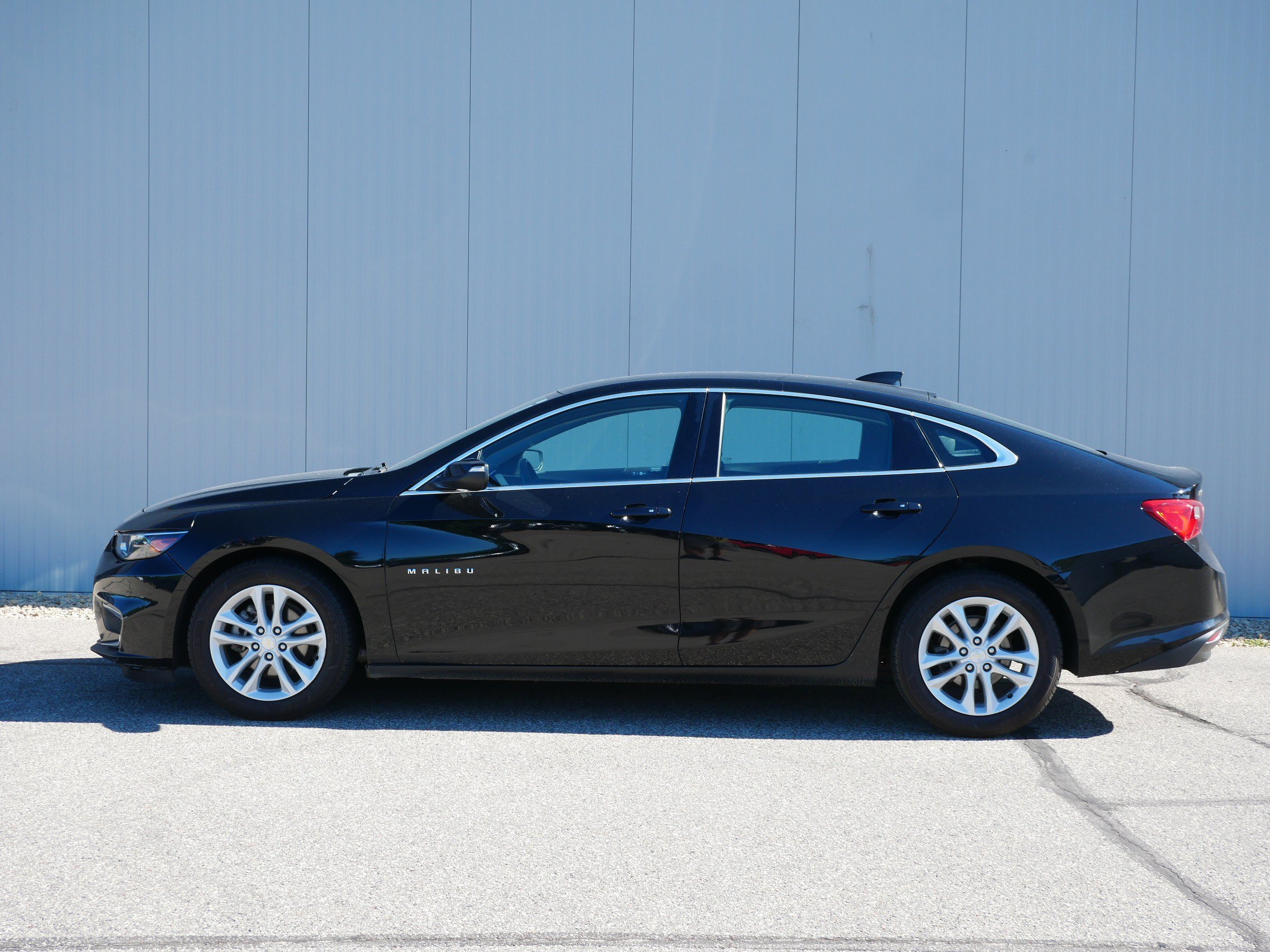 Used 2016 Chevrolet Malibu 1LT with VIN 1G1ZE5ST5GF266126 for sale in Hastings, Minnesota