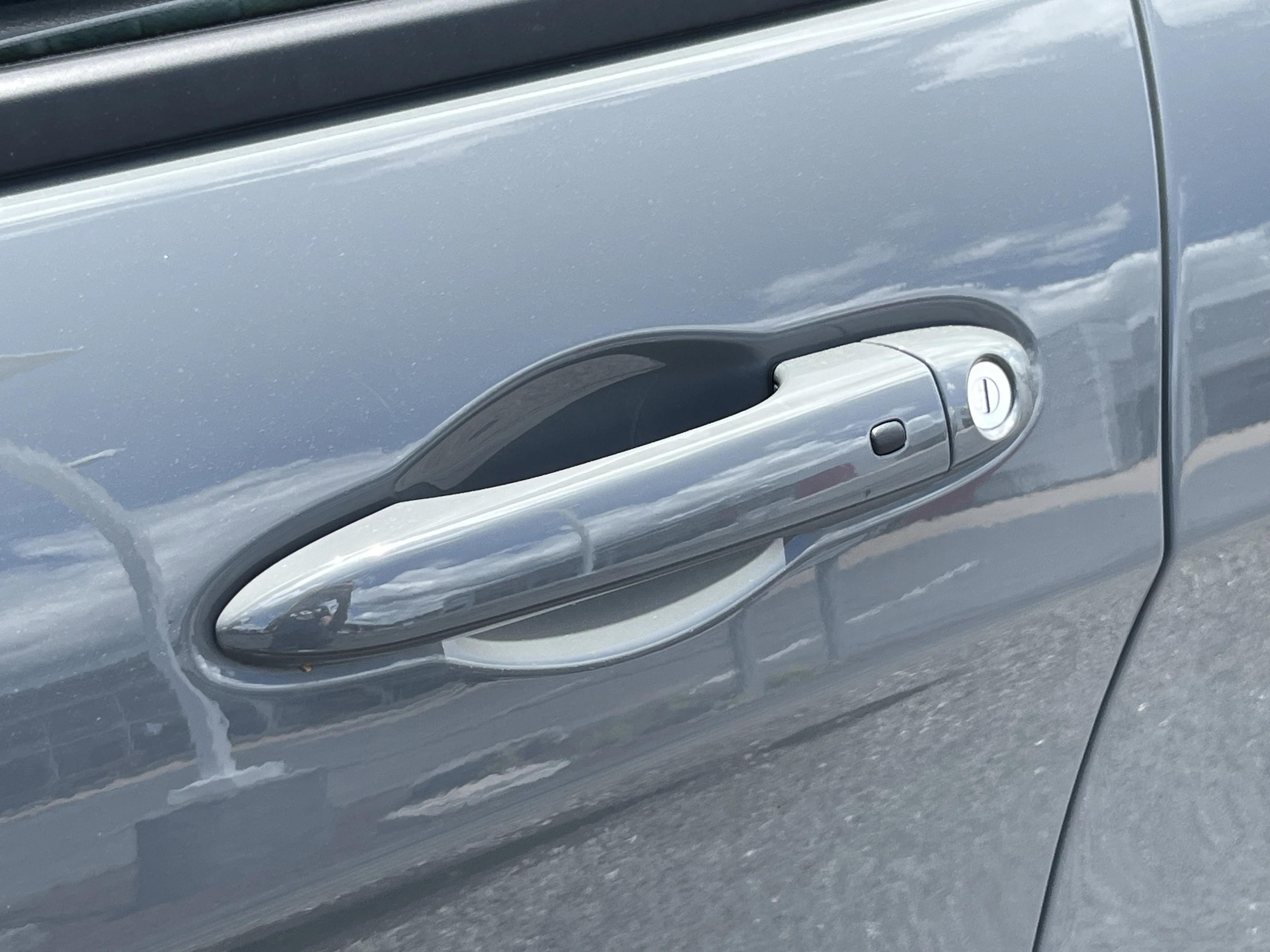Used 2022 Gray Clearcoat Jeep Trailhawk image 15