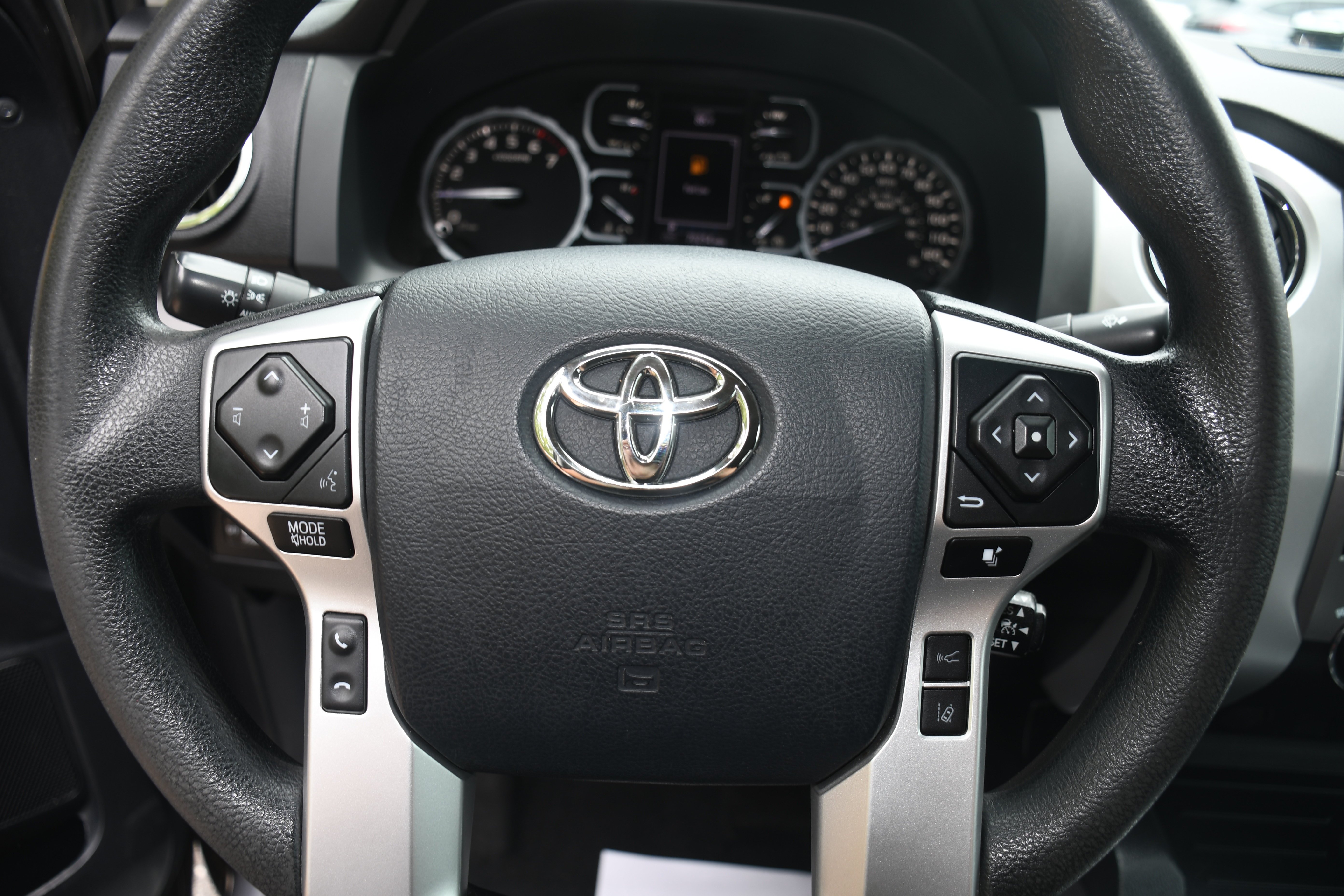Used 2019 Gray Toyota SR5 image 12