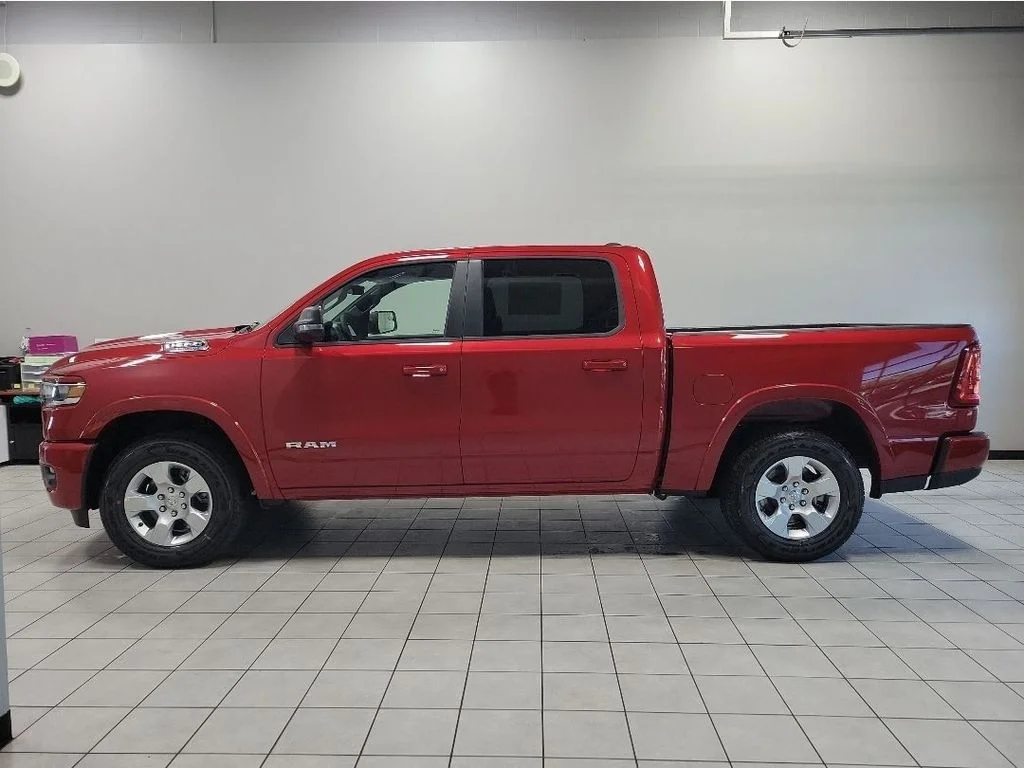 New 2026 Molten Red Pearl-Coat Exterior Paint RAM Big Horn/Lone Star image 5