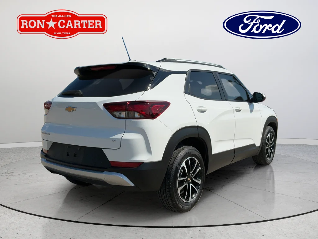 Used 2026 White Chevrolet LT image 6