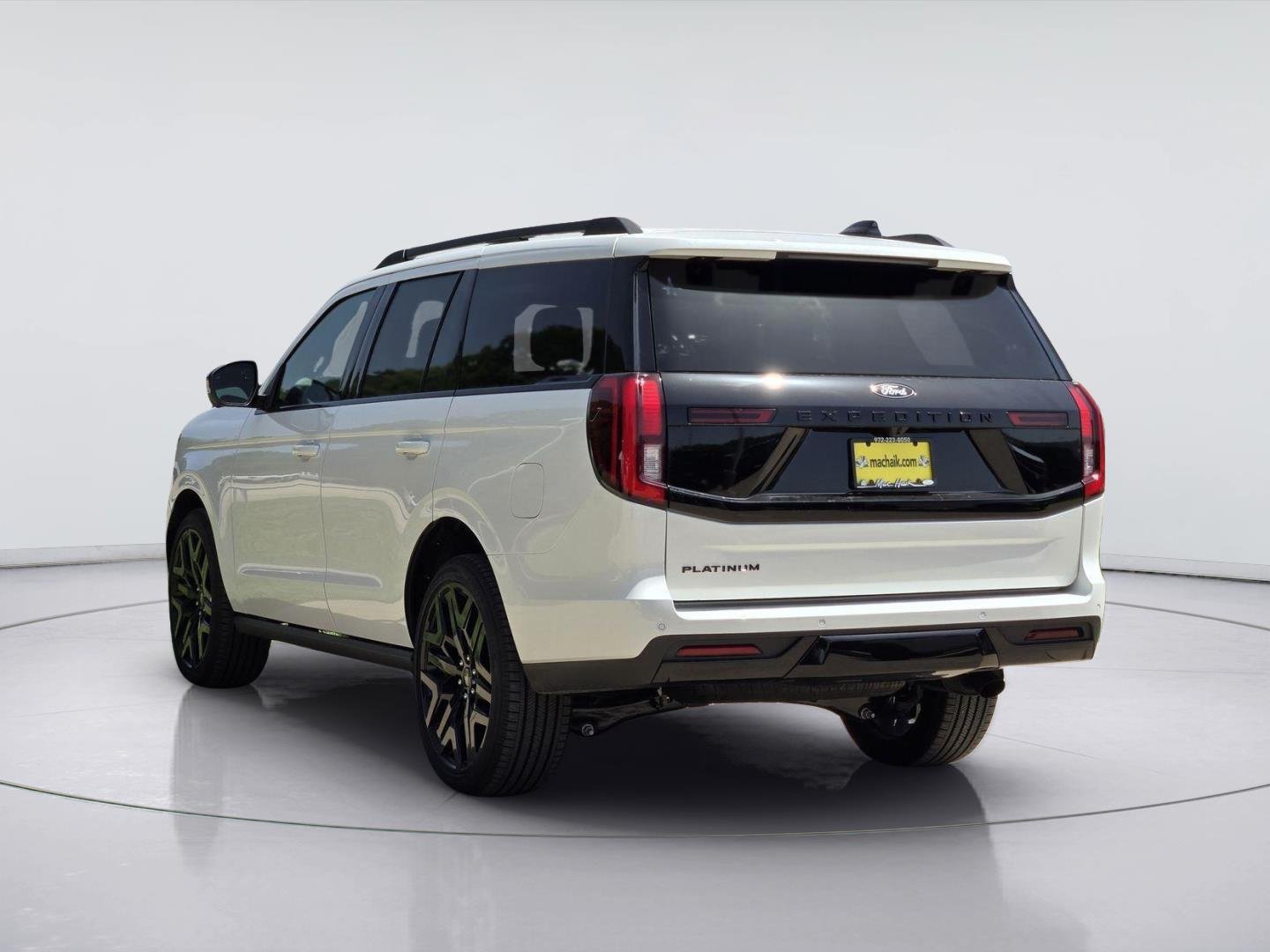New 2026 Star White Metallic Tri-Coat Ford Platinum® image 3