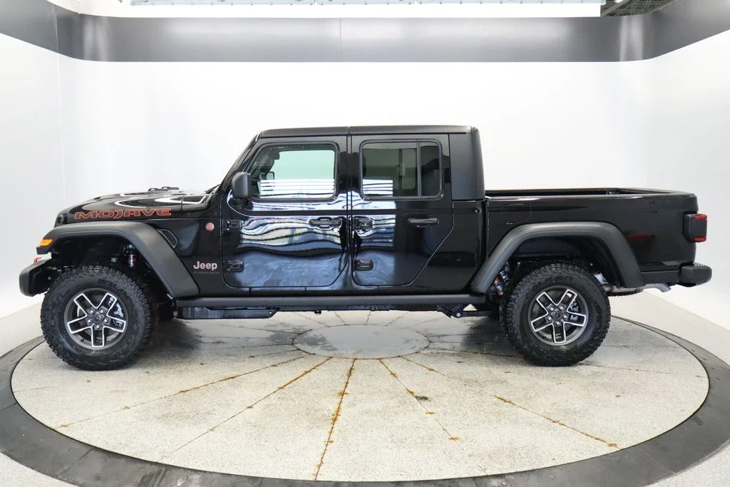 New 2026 Black Clearcoat Jeep Mojave image 2