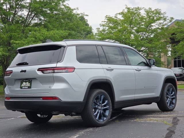 New 2026 Silver Zynith Exterior Paint Jeep 85th Anniversary Edition image 26