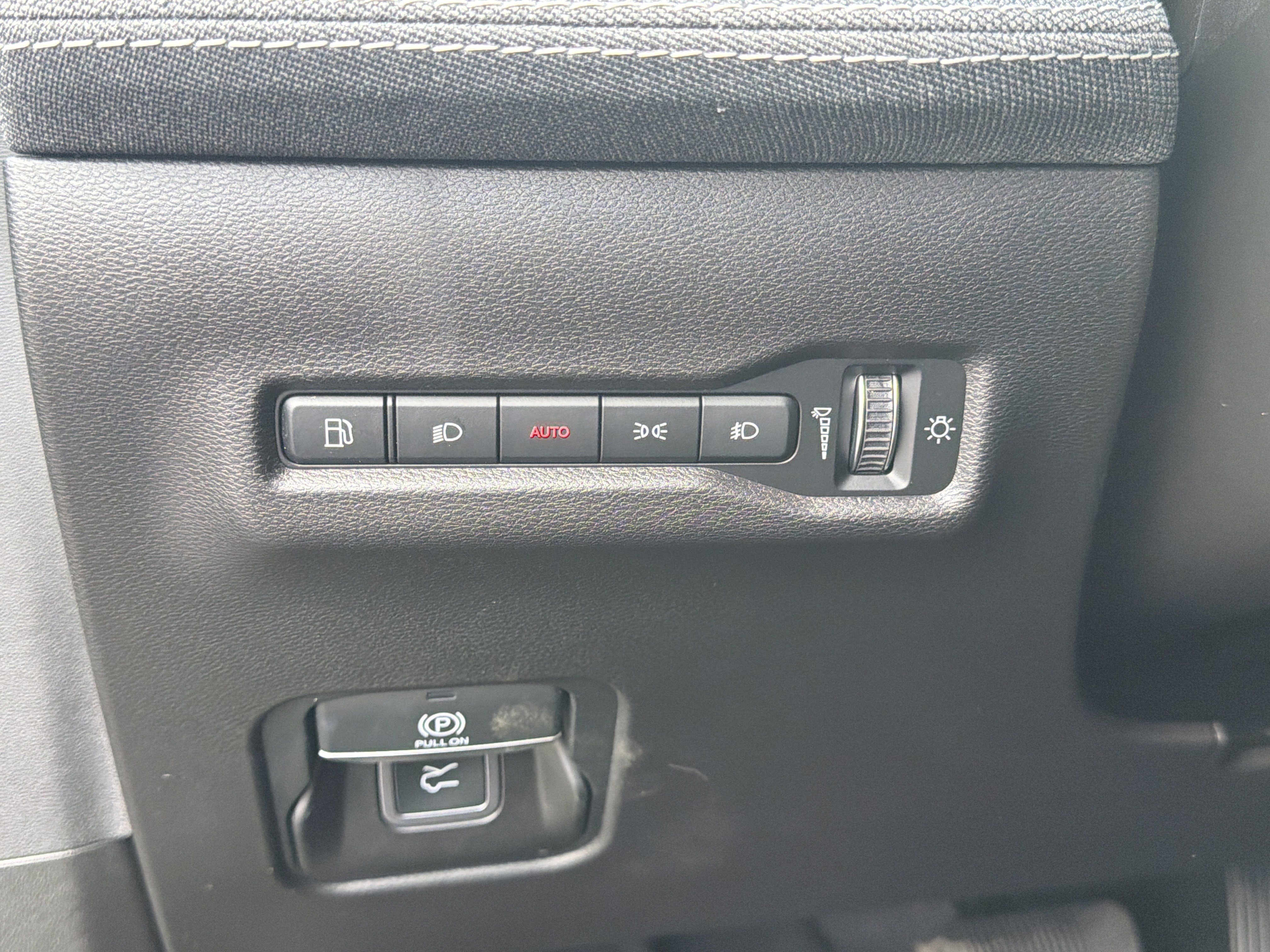 New 2026 Sting-Gray Clearcoat Jeep Laredo image 37