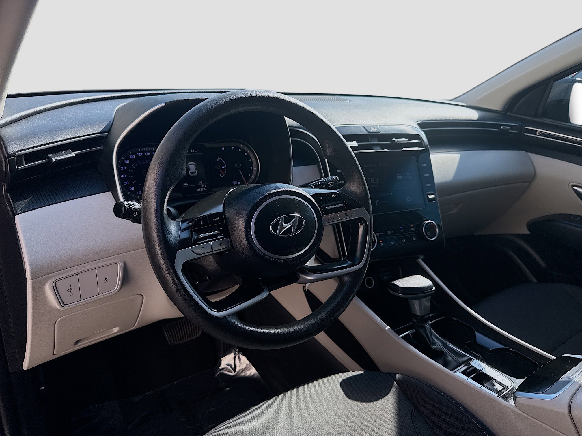 Used 2024 Hampton Gray Hyundai SE image 7