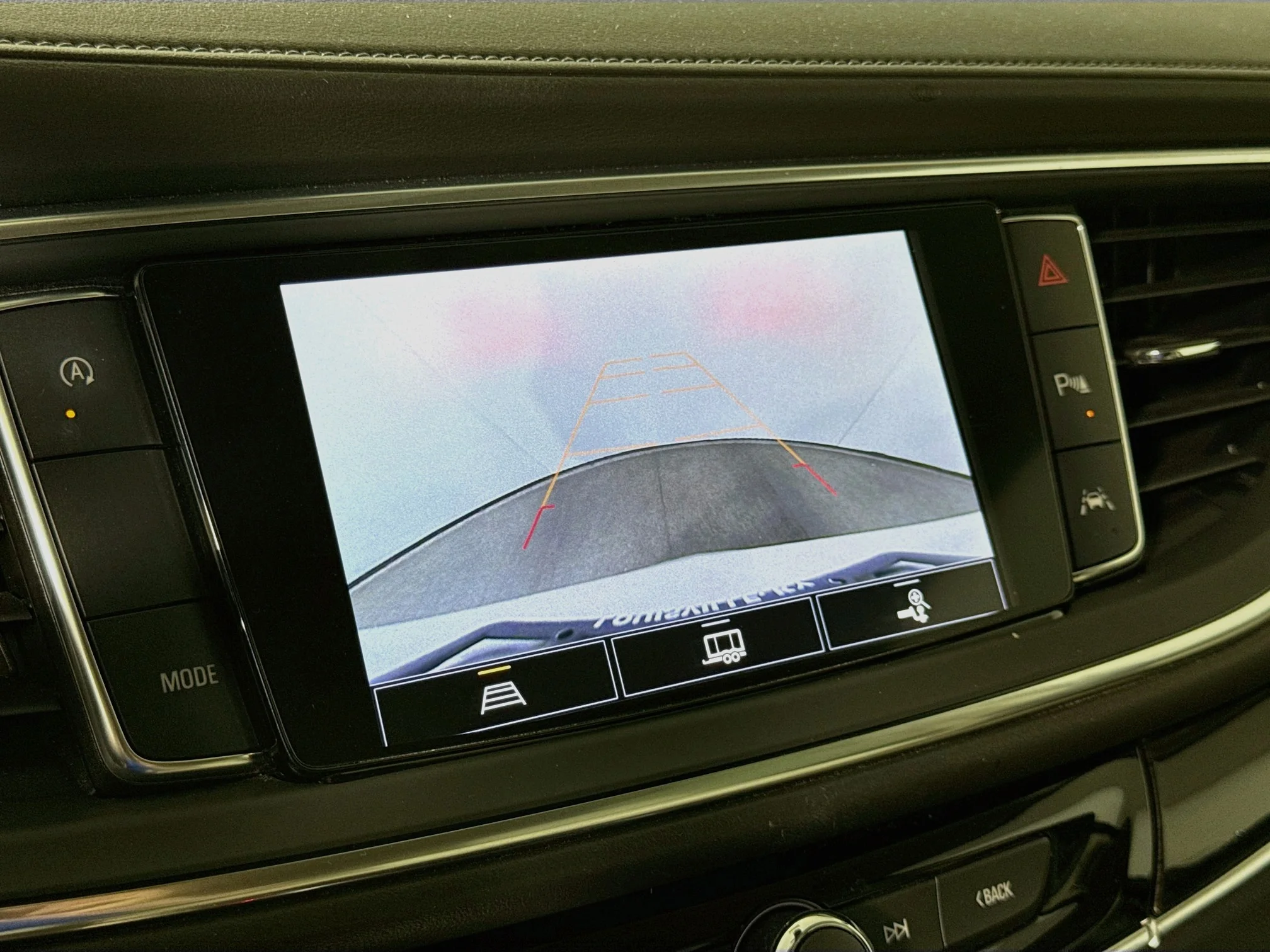 Used 2023 White Frost Tricoat Buick Essence image 14