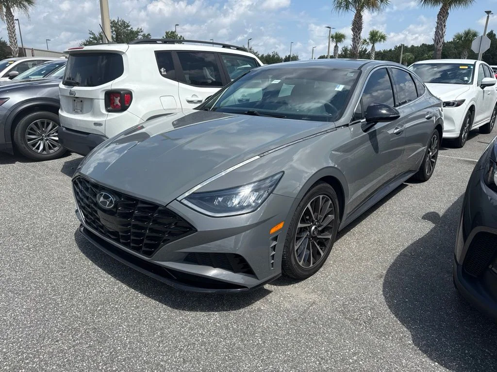Used 2020 Gray Hyundai SEL Plus image 2