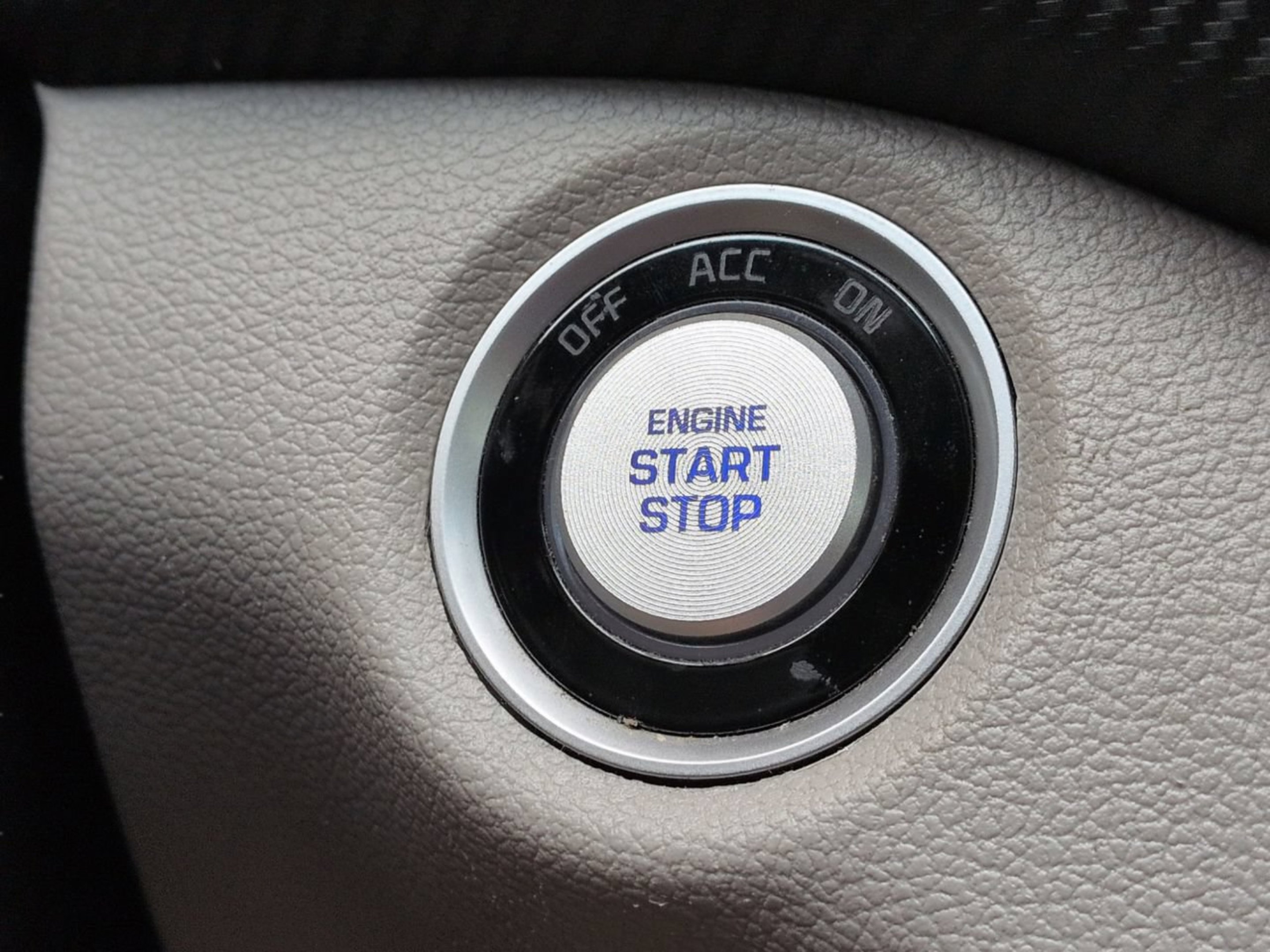 Used 2019 Coliseum Gray Hyundai SEL image 31