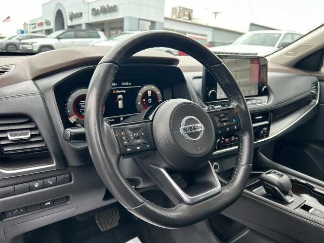 Used 2021 Gray Nissan Platinum image 35