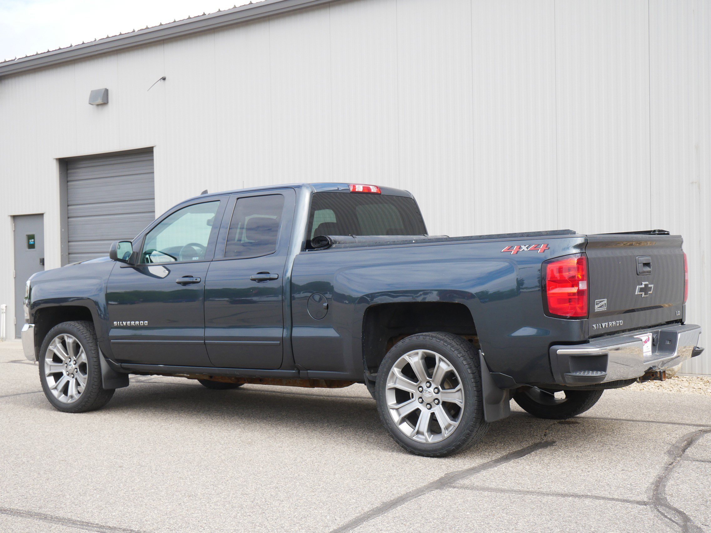 Used 2019 Graphite Metallic Chevrolet LT image 3