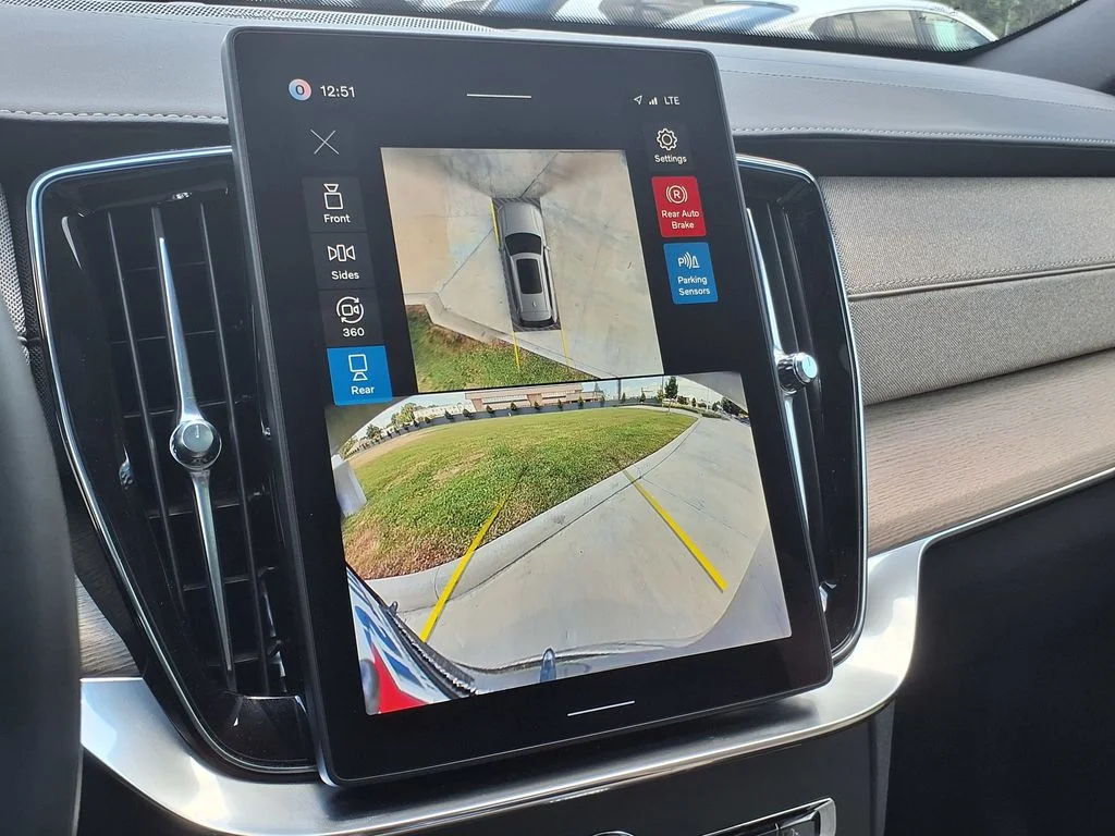 2026 Volvo XC90 Plus - Photo 32