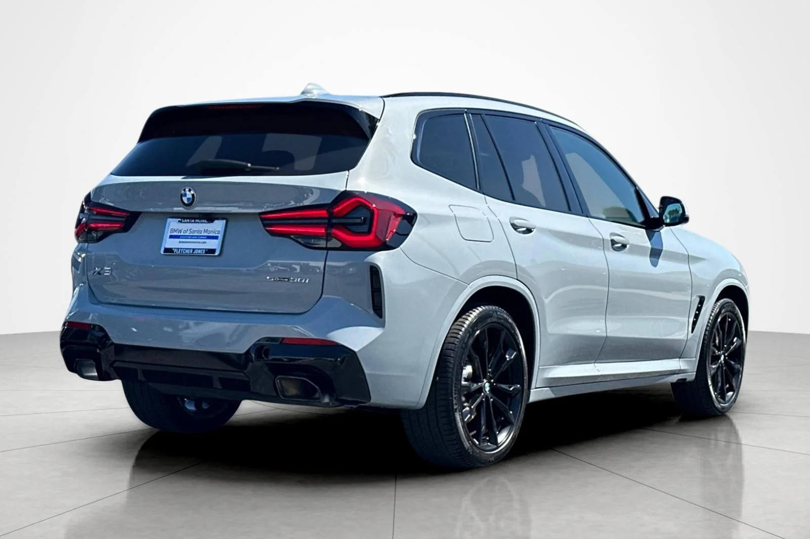 Used 2023 Brooklyn Grey Metallic BMW sDrive30i image 5