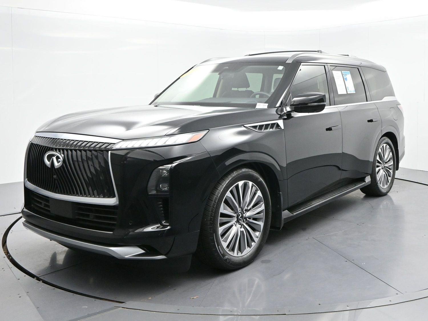 Used 2025 Black Obsidian INFINITI LUXE image 3