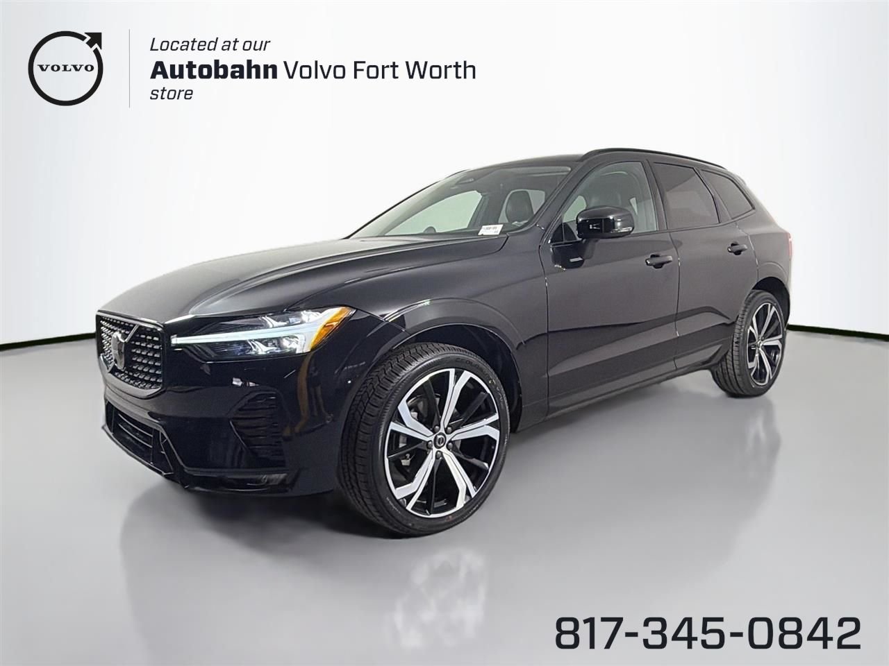 2023 Volvo XC60 B5 Ultimate Dark Theme FWD's photo