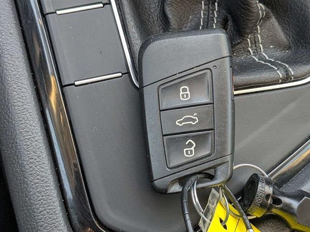 Used 2024  Volkswagen S image 32