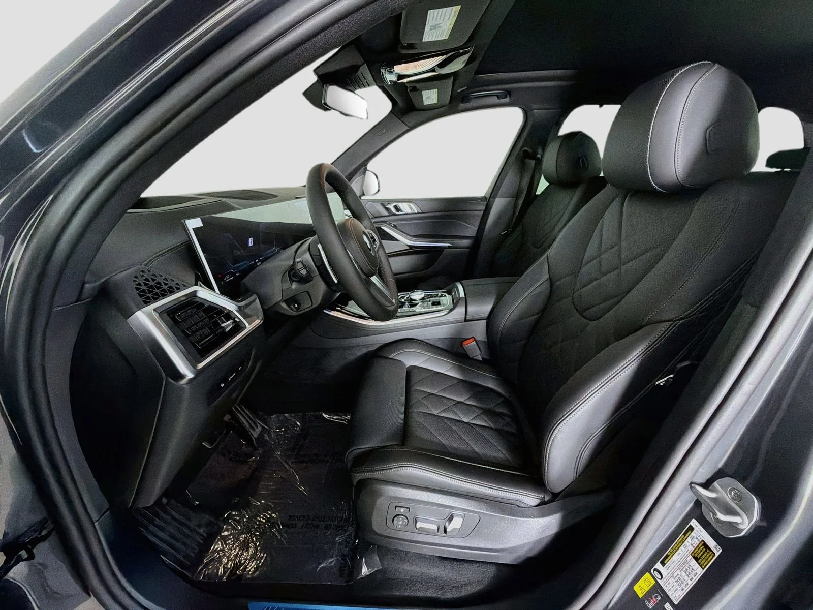 New 2026 Dravit Grey Metallic BMW xDrive50e image 22