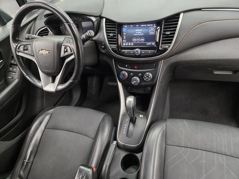 Used 2018 Summit White Chevrolet LT image 13
