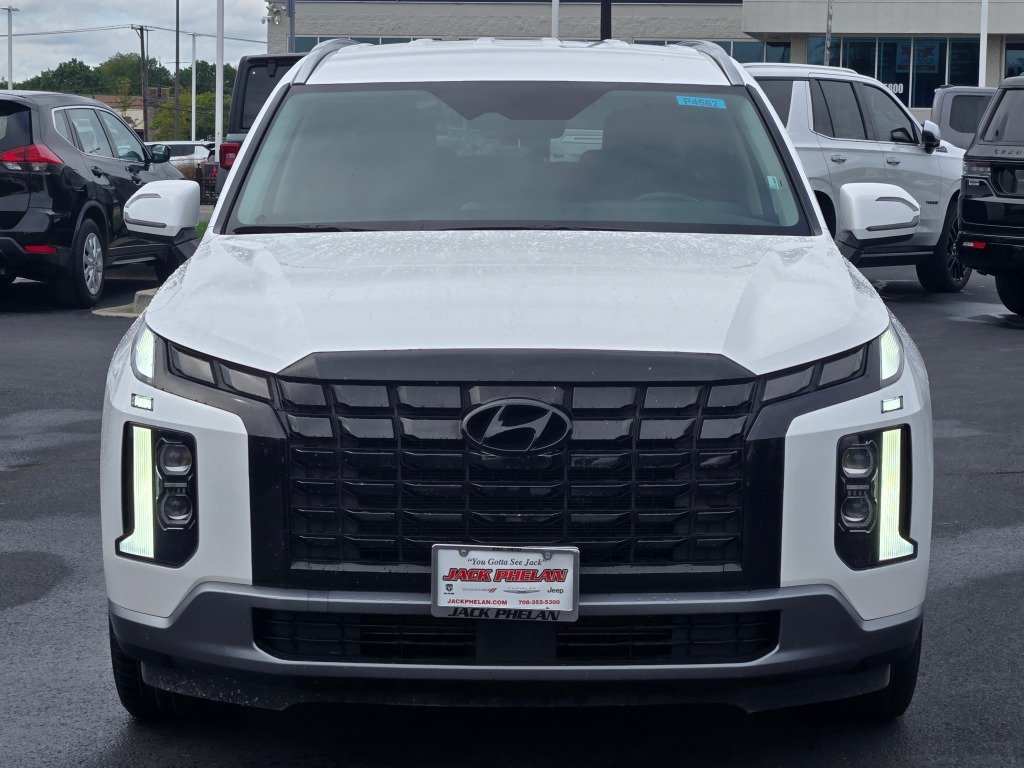 Used 2025 White Hyundai SEL image 3