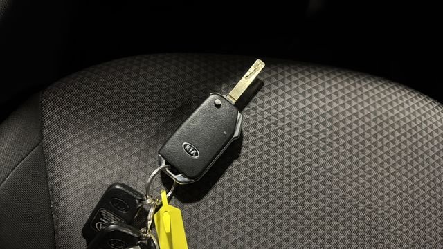 Used 2020 Snow White Pearl Kia LX image 20