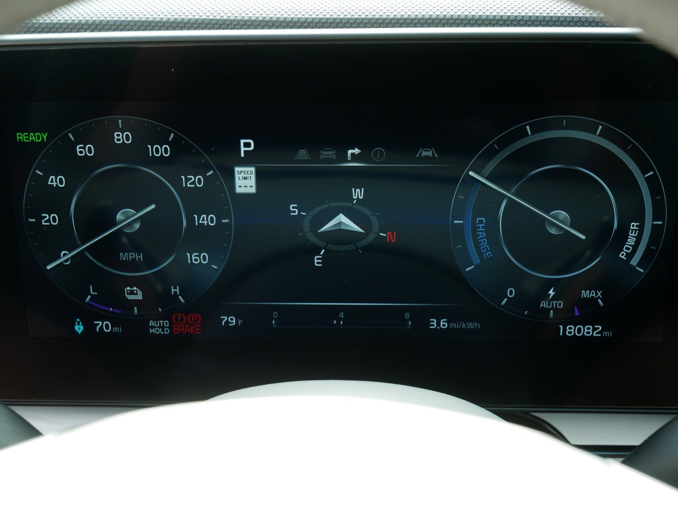 Certified Used 2024 Snow White Pearl Kia Wave image 21