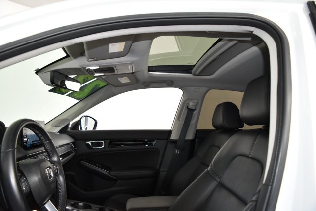 Used 2023  Honda Touring image 16