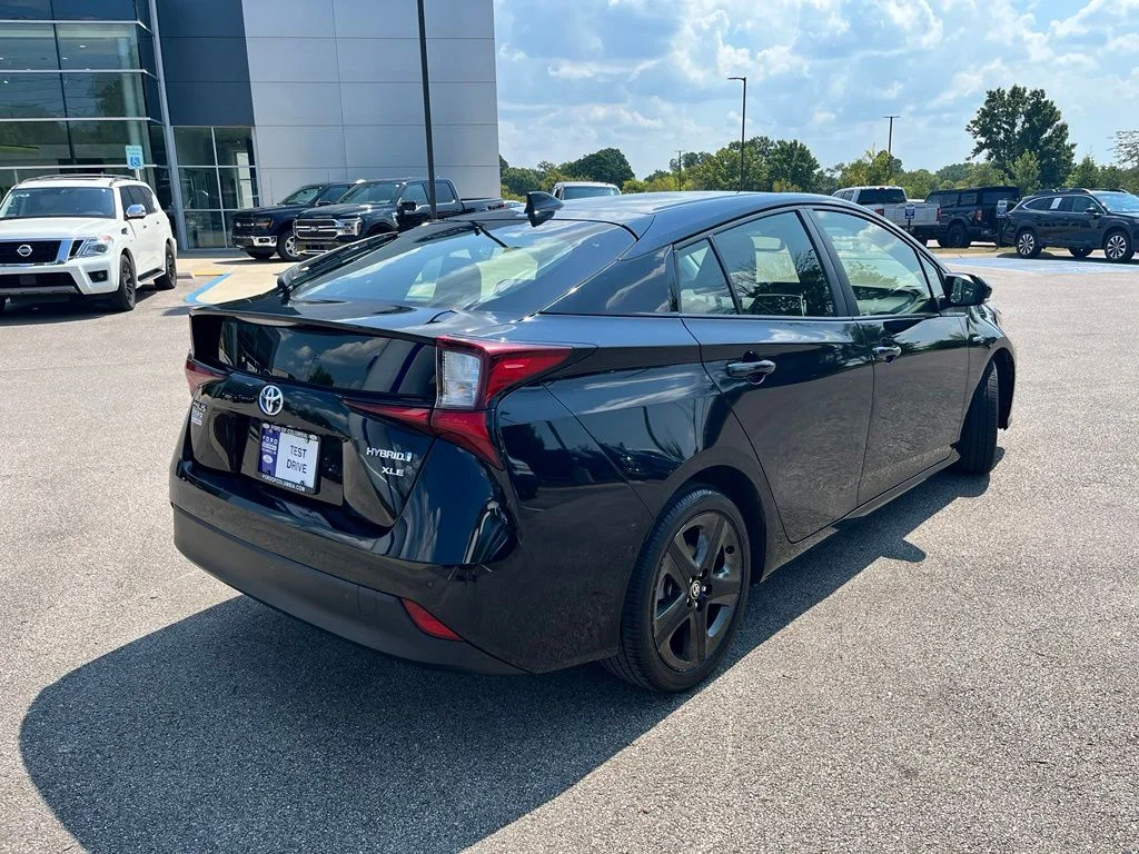 Used 2022 Black Toyota XLE image 5