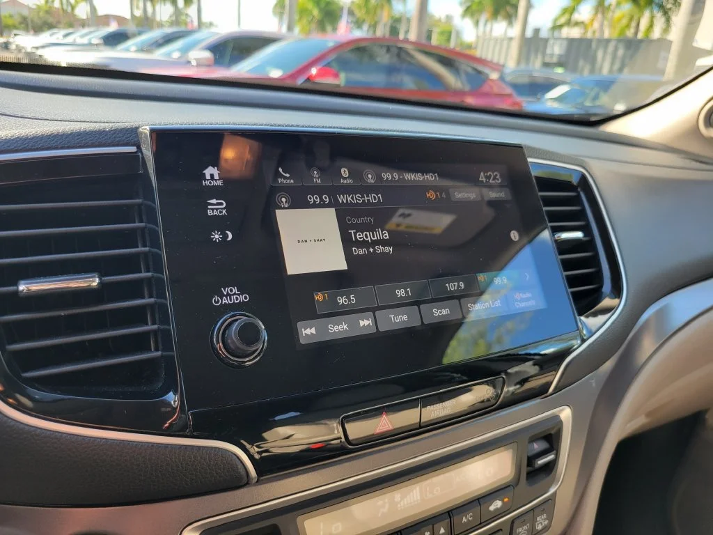 Used 2020 White Honda EX-L image 31