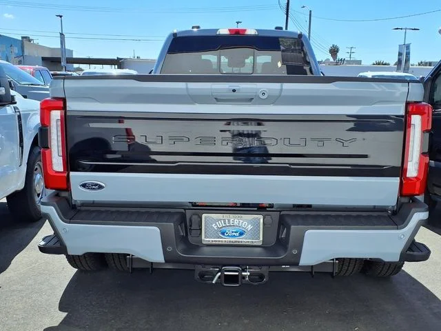 New 2026 Glacier Gray Metallic Tri-Coat Ford Platinum image 3