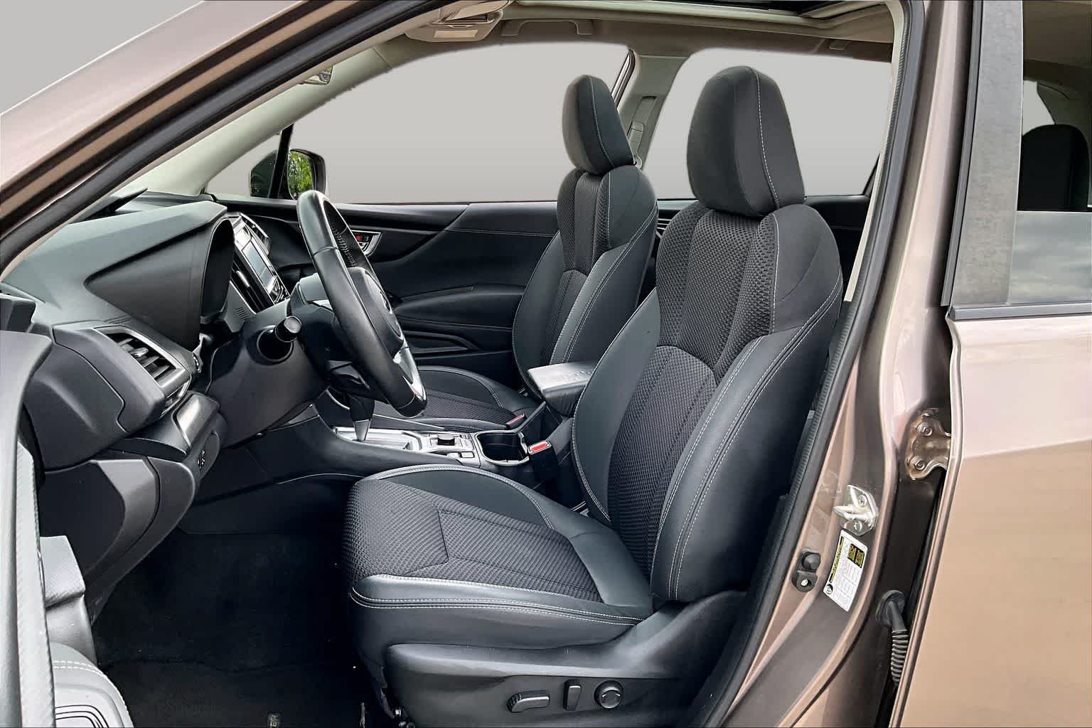 Used 2023 Brilliant Bronze Metallic Subaru Premium image 8