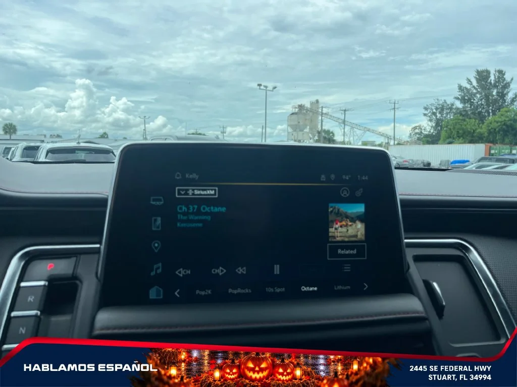 Used 2022 SATIN STEEL METALLIC Chevrolet RST image 24