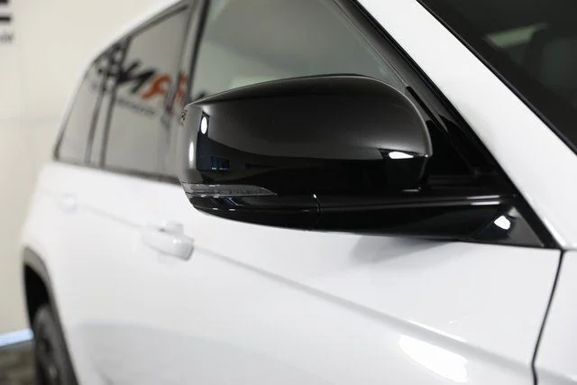 New 2025 Bright White Clear-Coat Exterior Paint Jeep Limited image 27