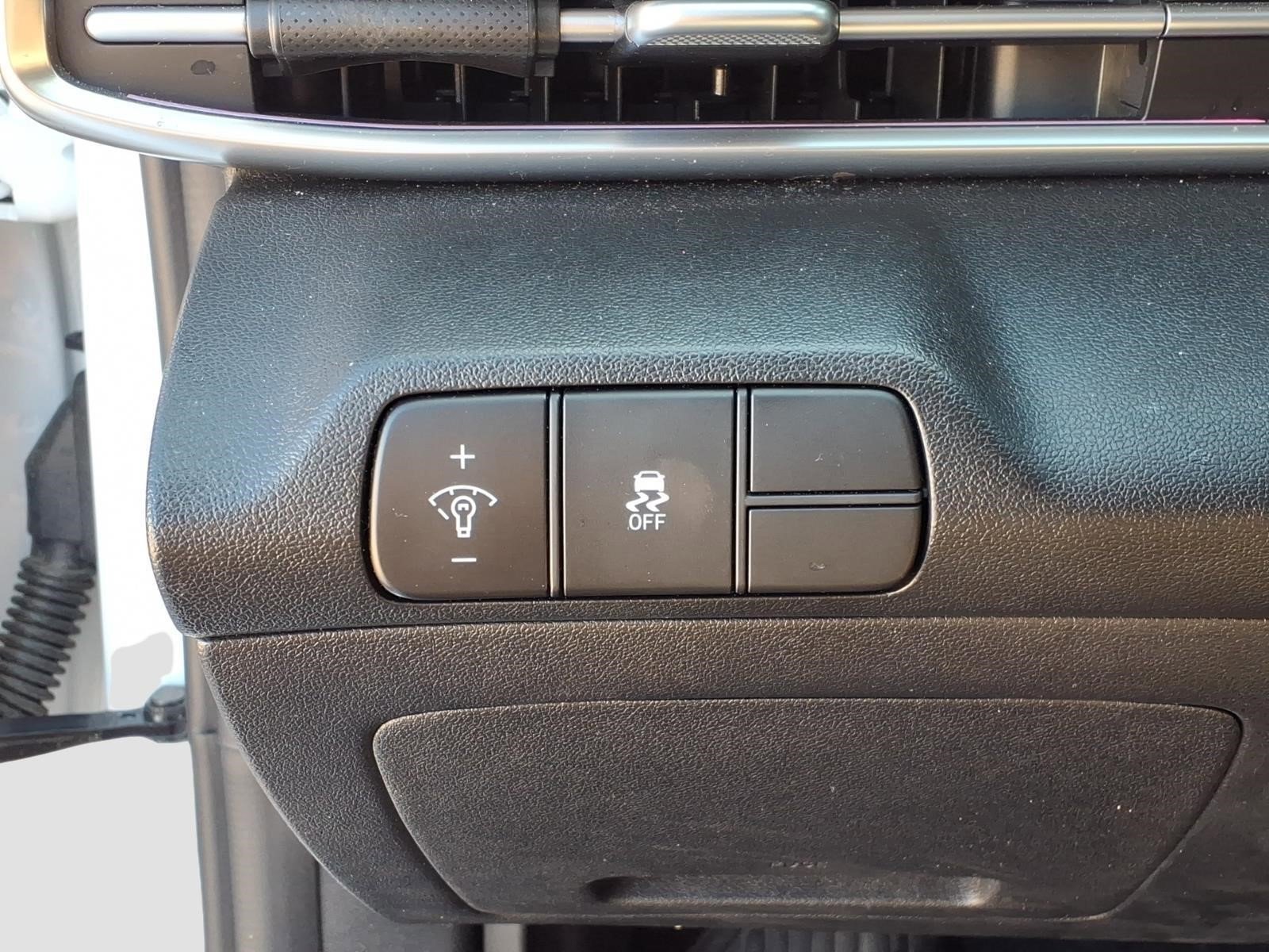 Used 2024 Serenity White Hyundai SEL image 16