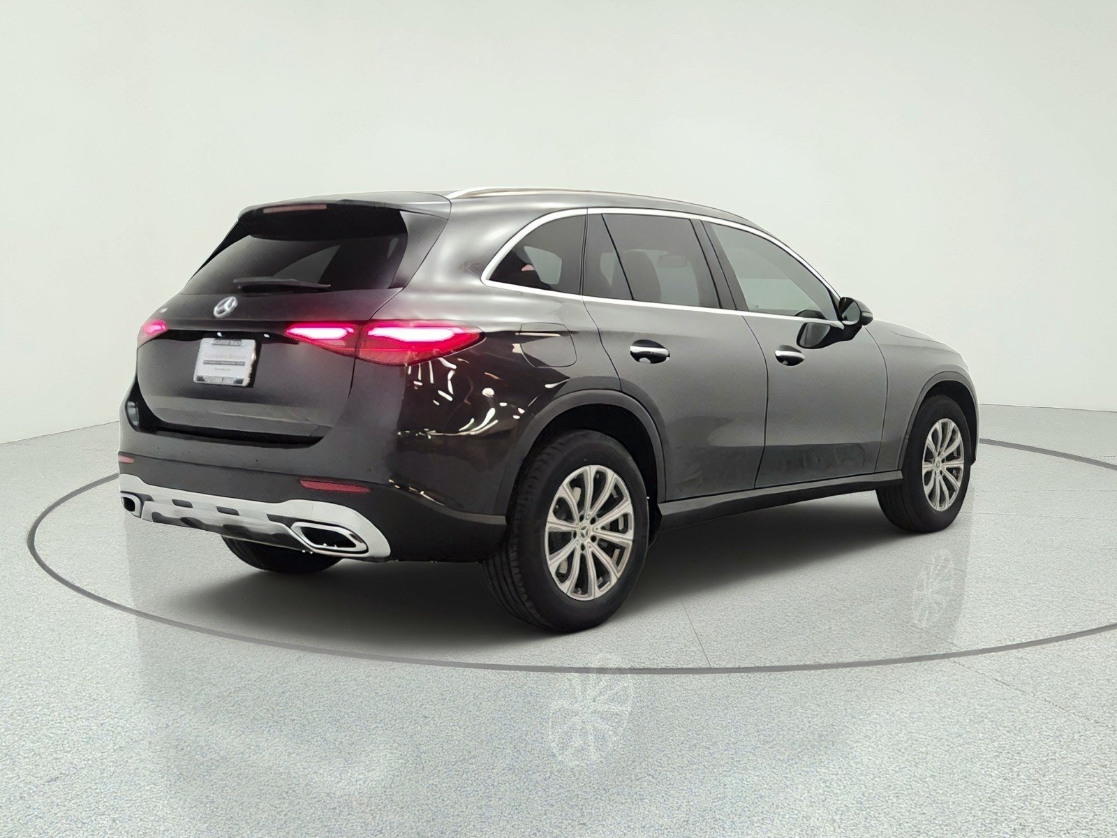 New 2027 Graphite Grey Metallic Mercedes-Benz GLC 300 SUV image 5