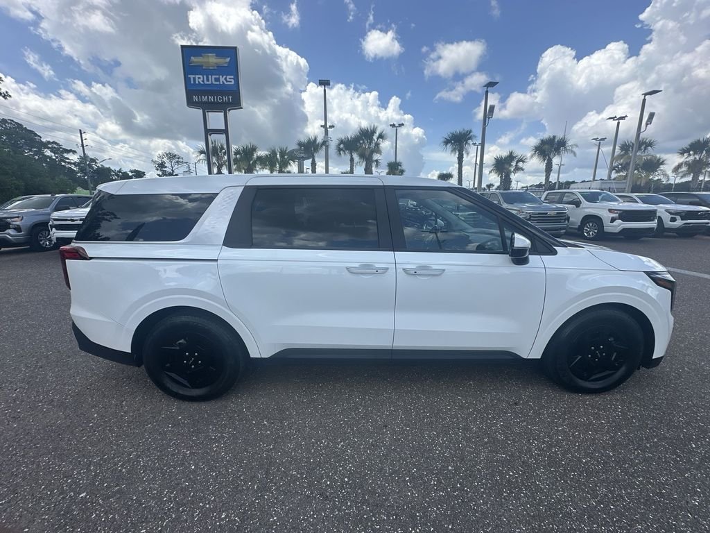 Used 2025 White Kia LXS image 17