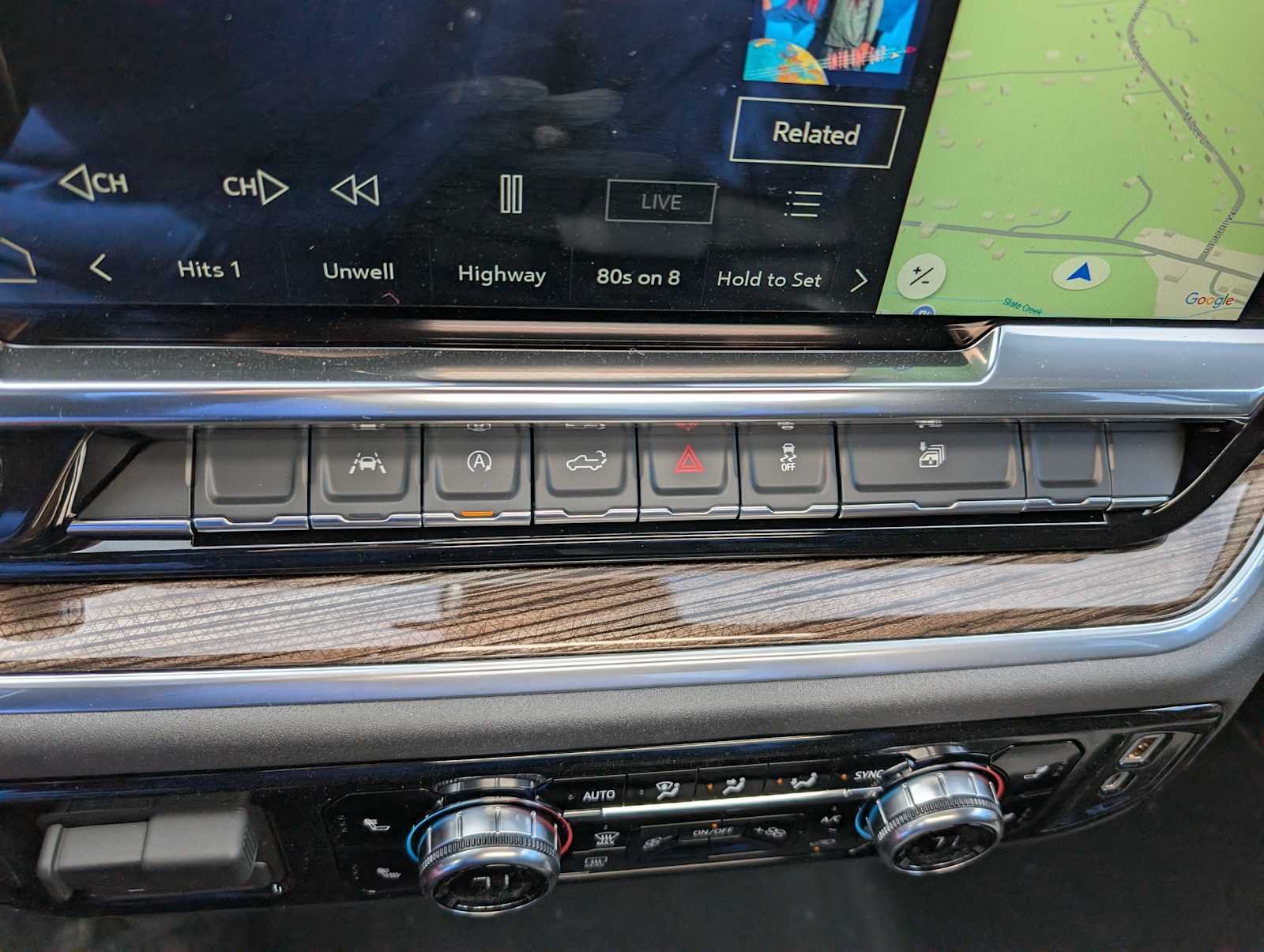 New 2026 Sterling Metallic GMC Elevation image 28