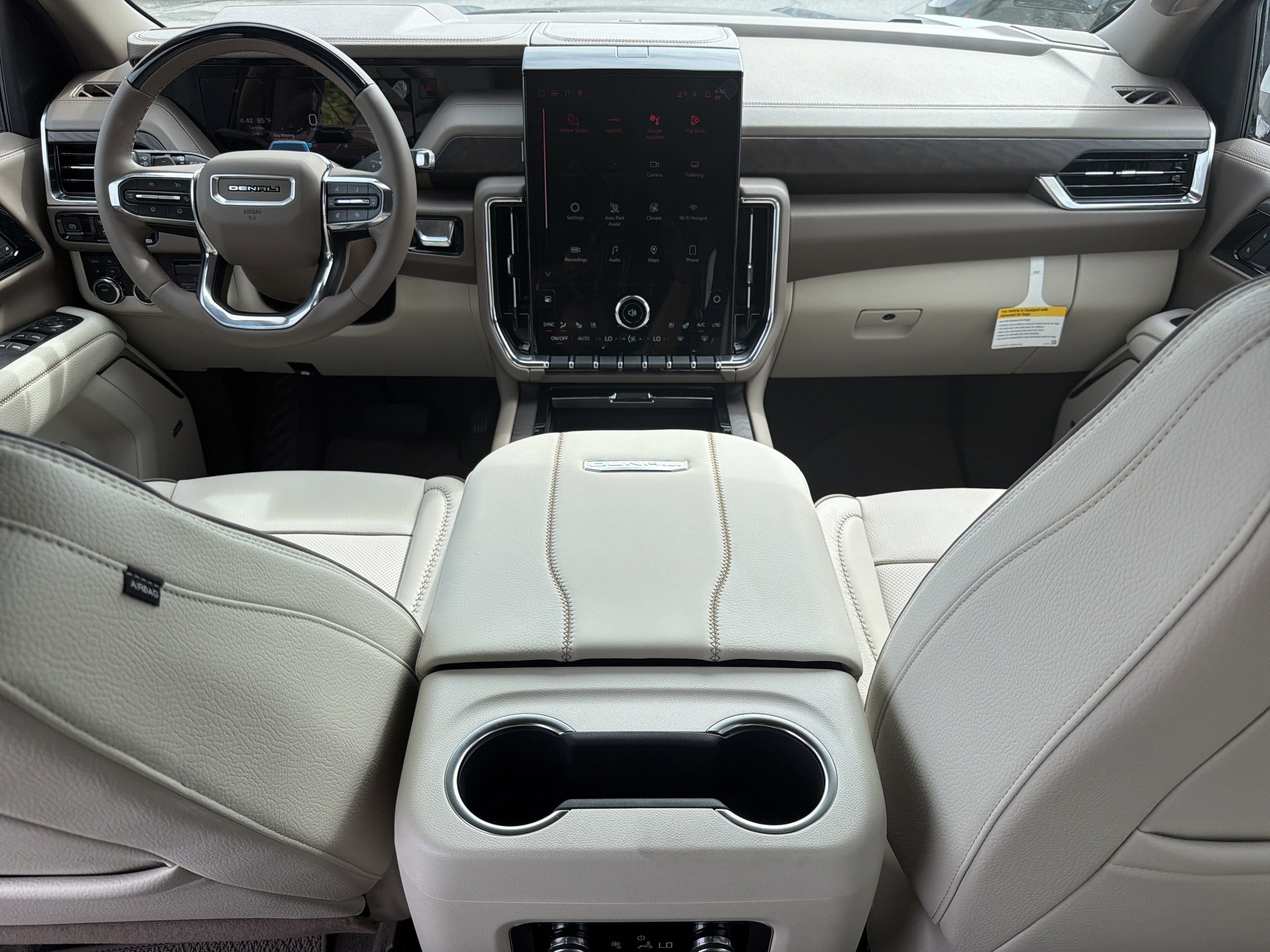 2026 GMC Yukon Denali - Photo 24
