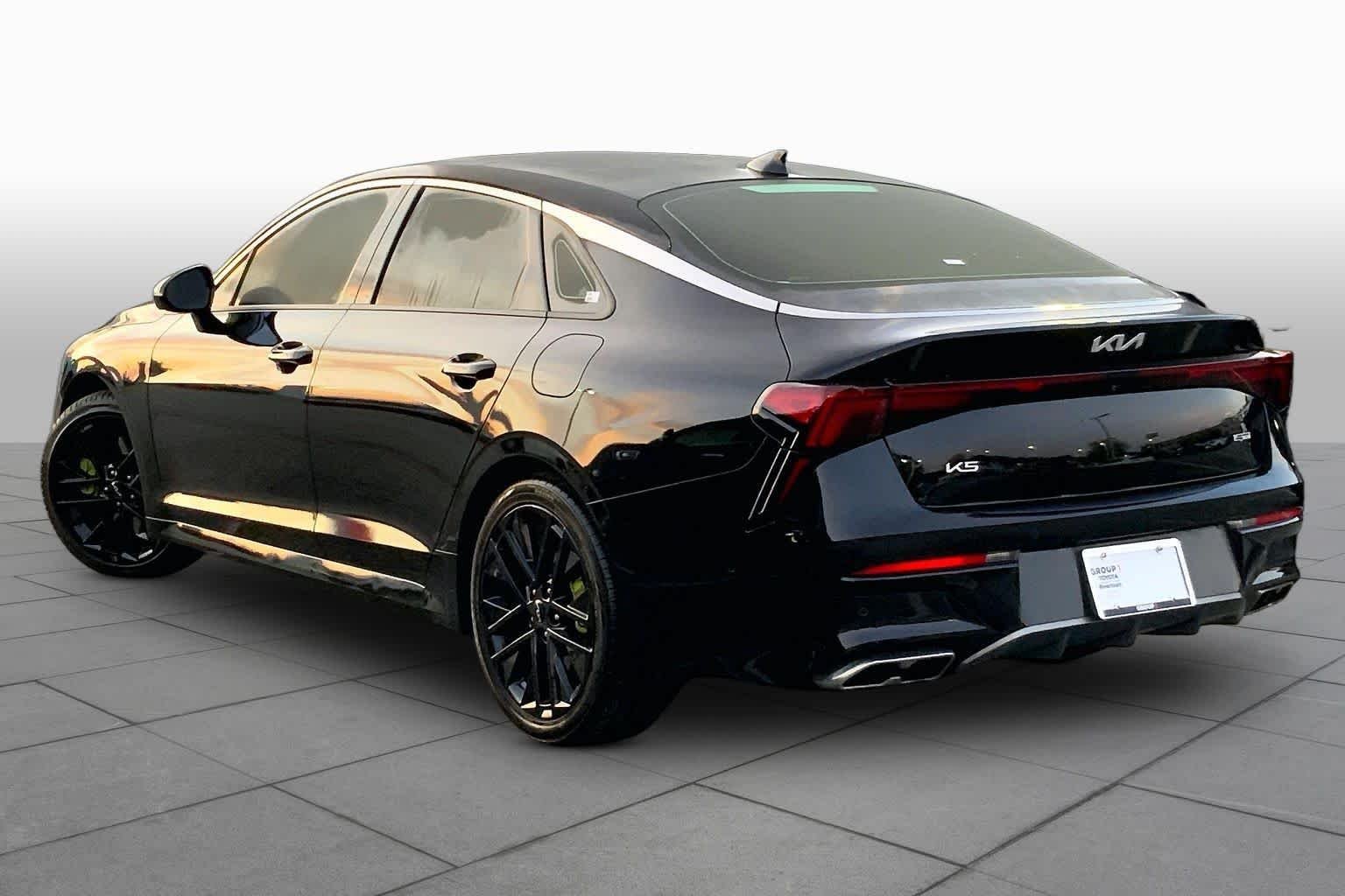 Used 2026 Aurora Black Pearl Kia GT image 11