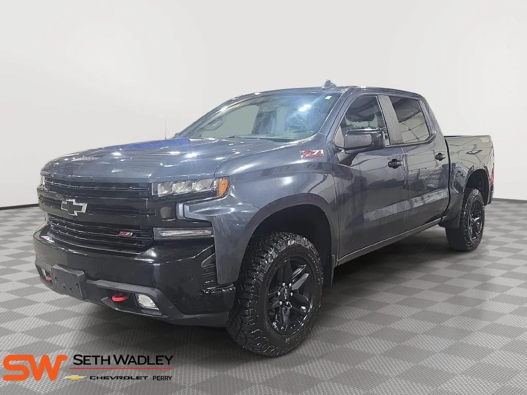 Used 2020 SHADOW GRAY METALLIC Chevrolet LT Trail Boss image 3