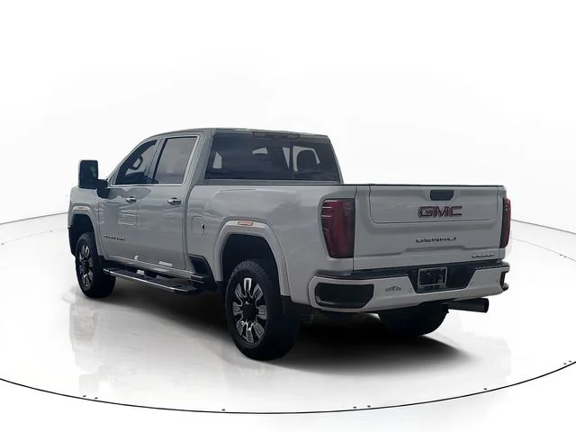 Used 2025 White GMC Denali image 7