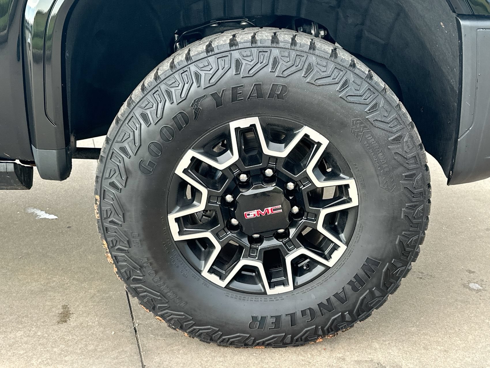 Used 2024 Onyx Black GMC AT4X image 10