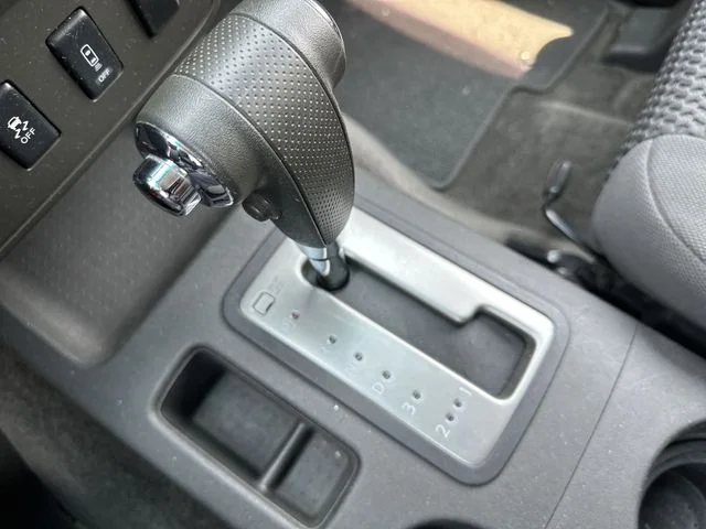Used 2013 Blue Nissan SV image 22