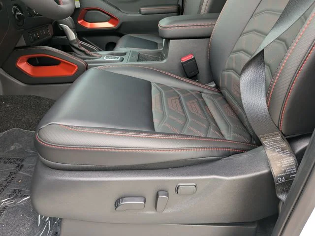 New 2026 White Nissan PRO-4X image 19