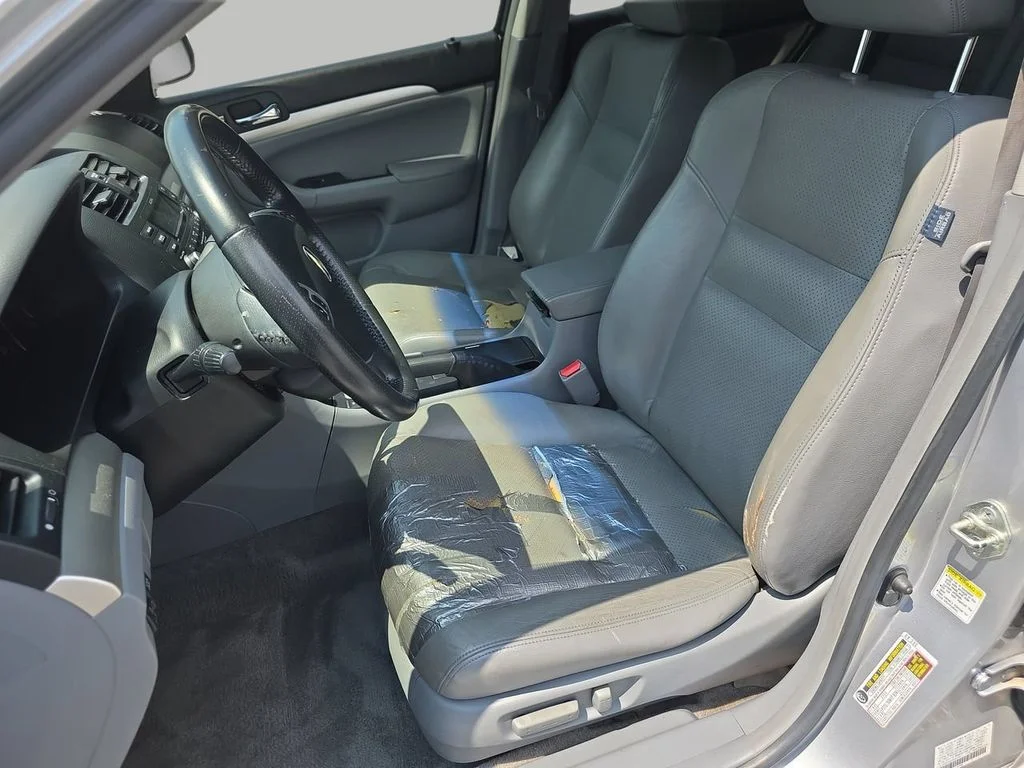 Used 2008 Silver Acura Base image 16