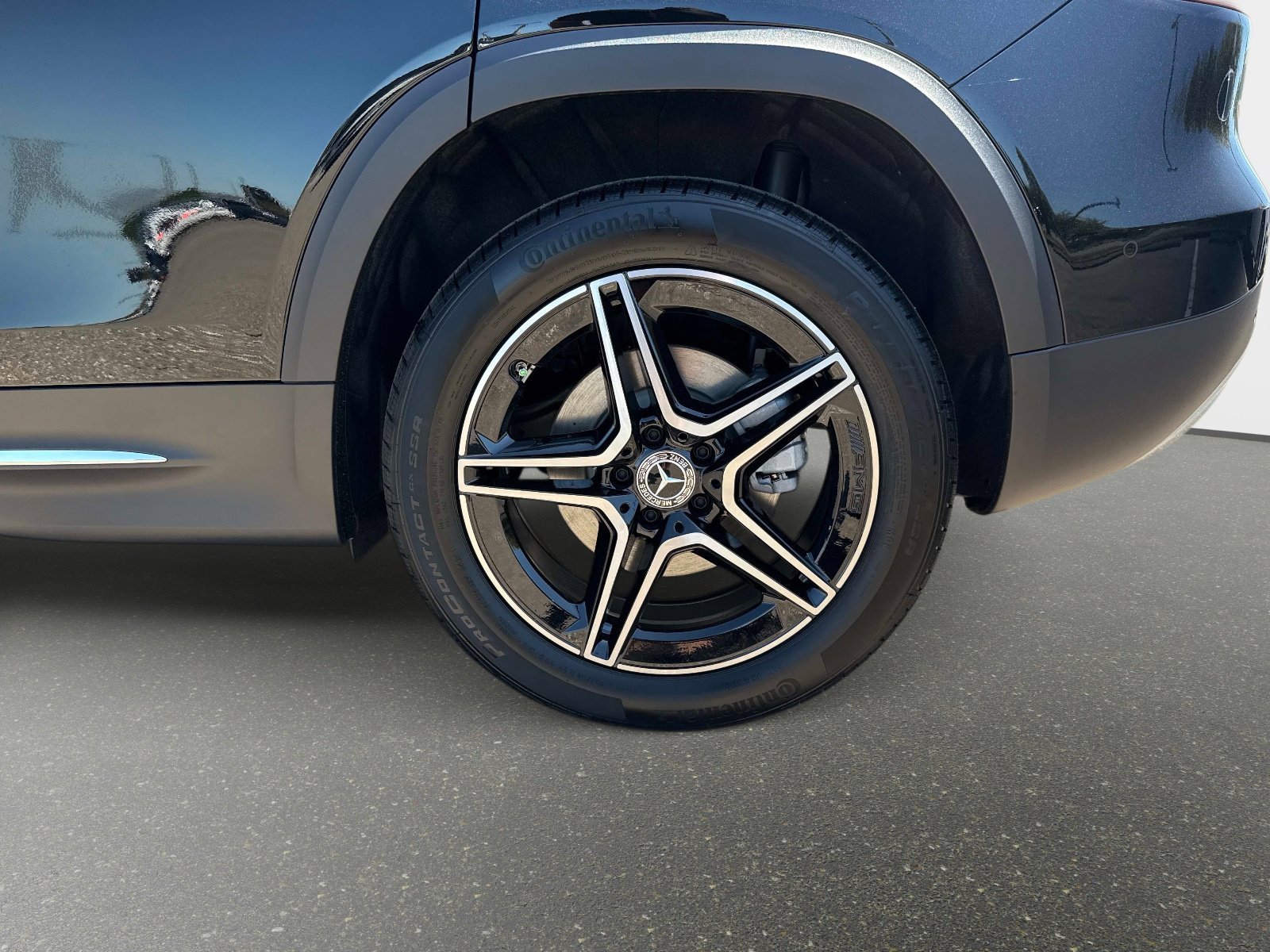 New 2026 Black Mercedes-Benz 250 4MATIC® SUV image 10