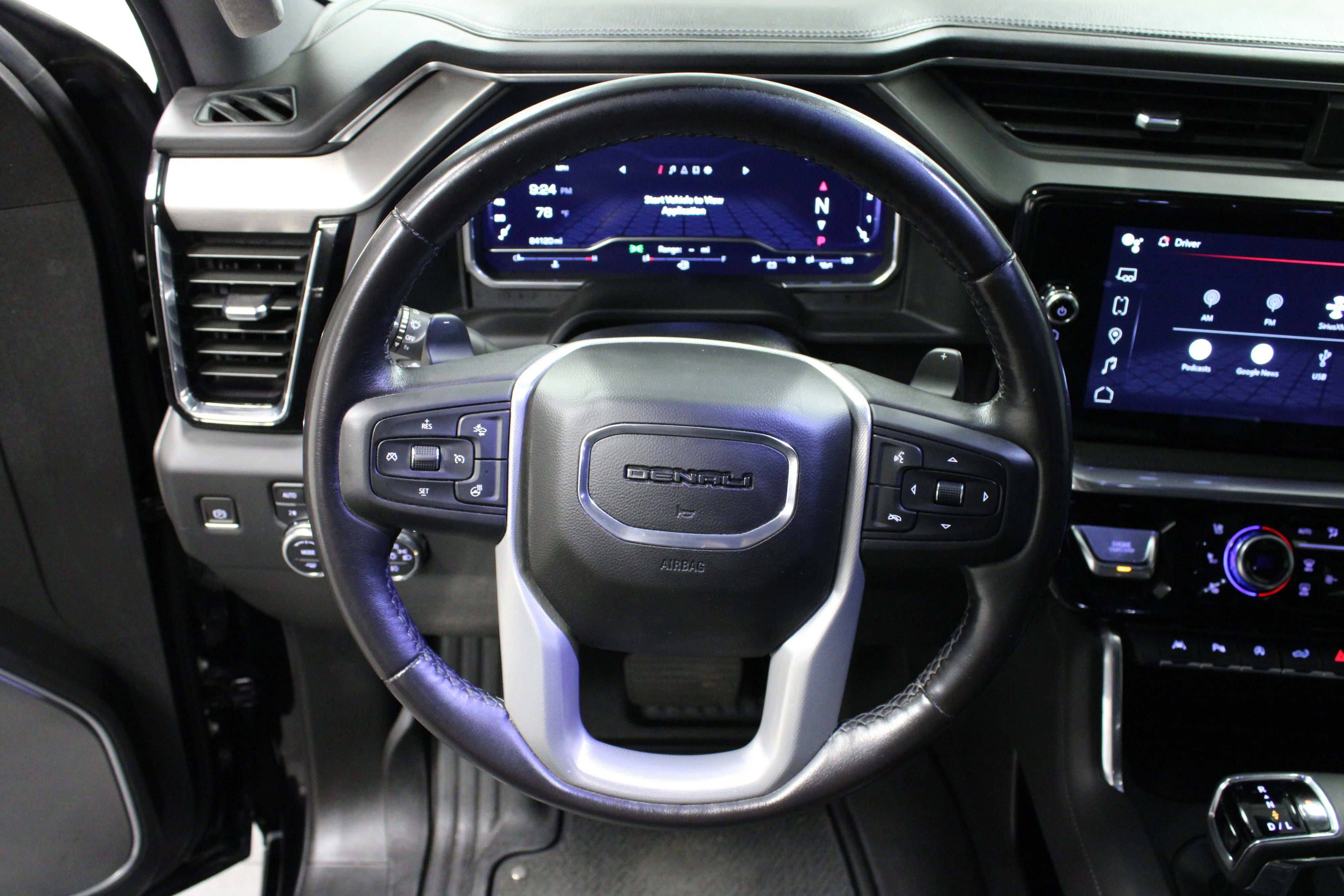 Used 2023 Onyx Black GMC Denali image 17