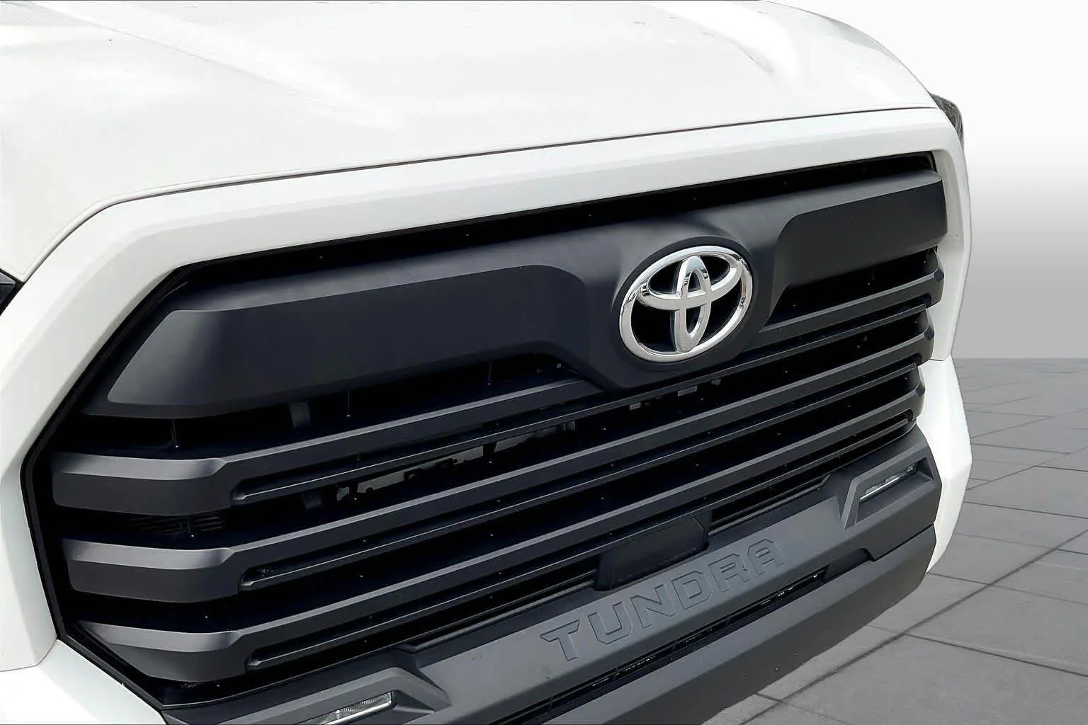 Used 2025 Ice Cap Toyota SR5 image 57
