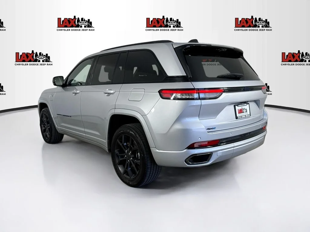 Used 2024 Silver Jeep 4xe image 5