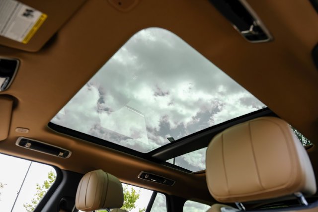 New 2027 Gold Land Rover SE image 5