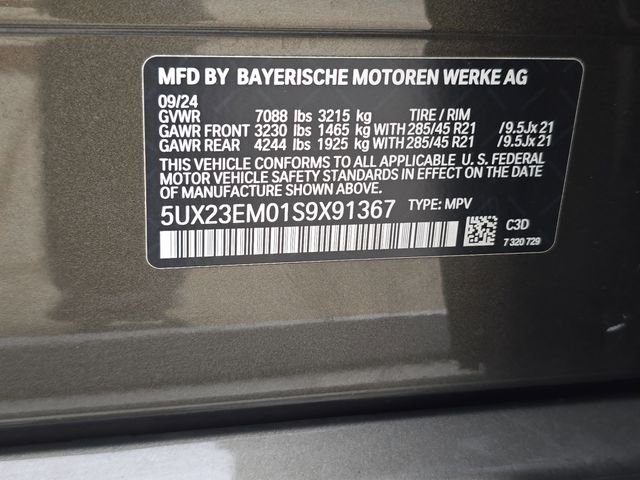 Used 2025 Green BMW xDrive40i image 40